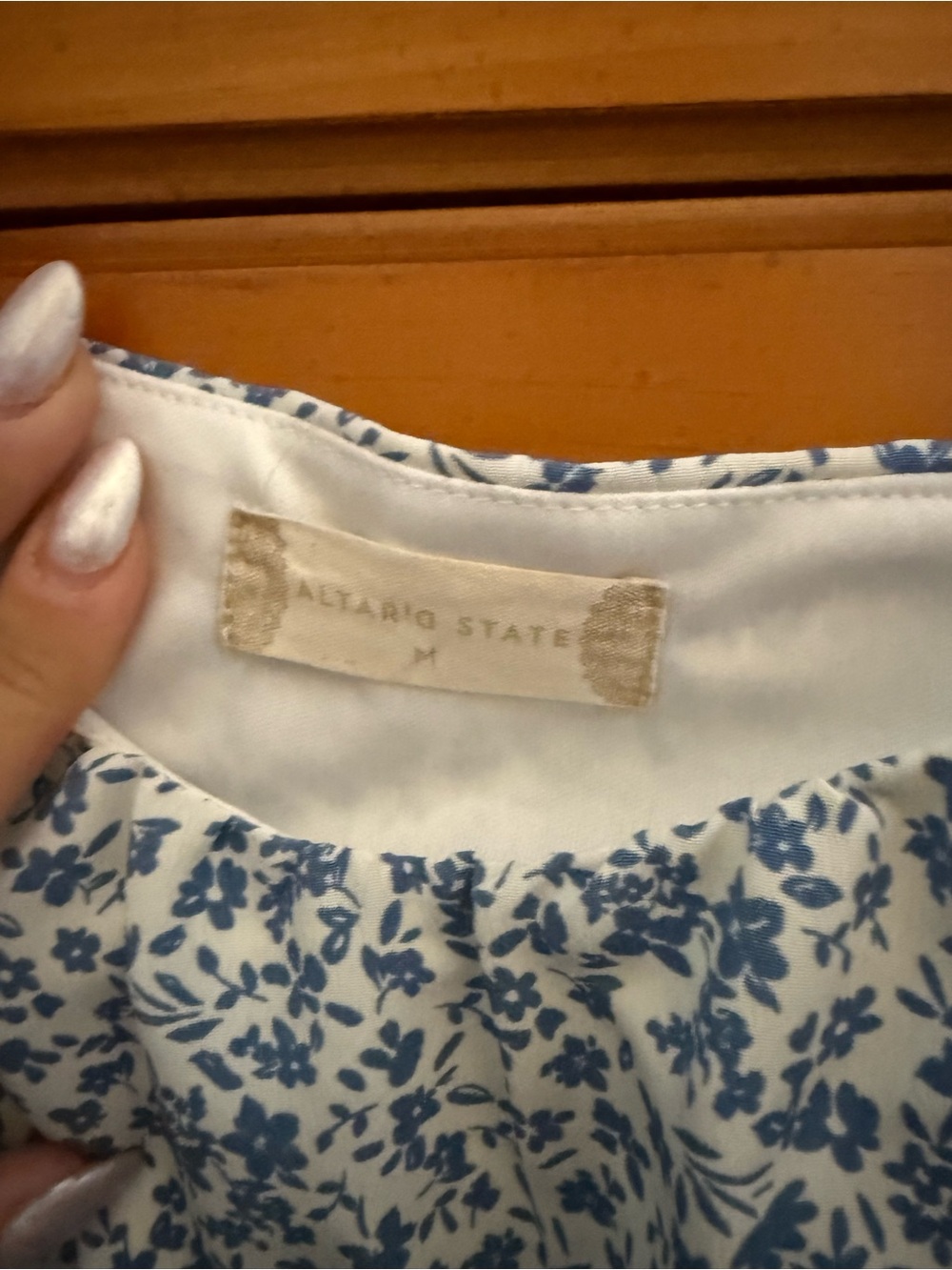 Altar'd State White and Blue Floral Puff-Sleeve Crop Top - Picture 4 of 6